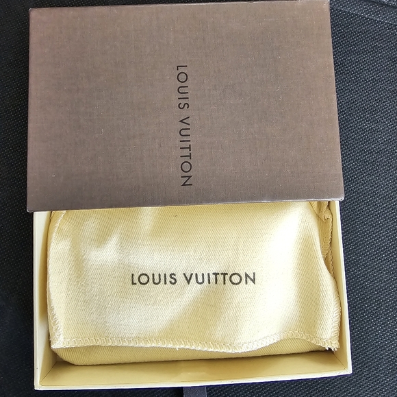 Louis Vuitton Black Epi Leather Key Cles - Picture 7 of 7